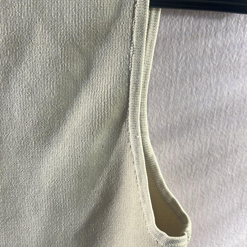 Size M - Picture 5 of 5